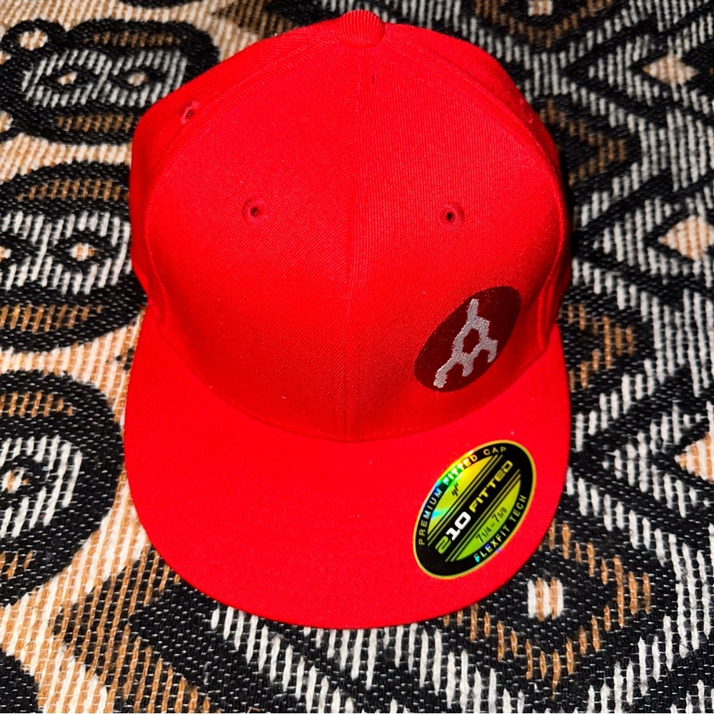 210 Fitted Cap Red size 7 1/4 - 7 5/8 Unisex
